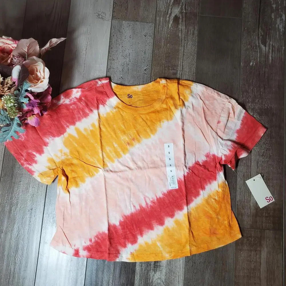 NWT SO Juniors' Cropped Boxy Tie Dye Tee Size Small Coral Orange